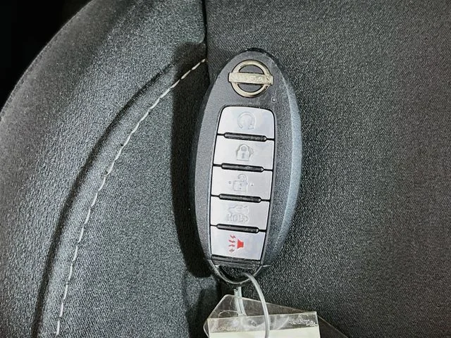 Used 2025 White Nissan 2.5 SV image 28