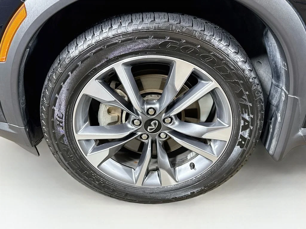 Certified Used 2023 Mineral INFINITI LUXE image 45