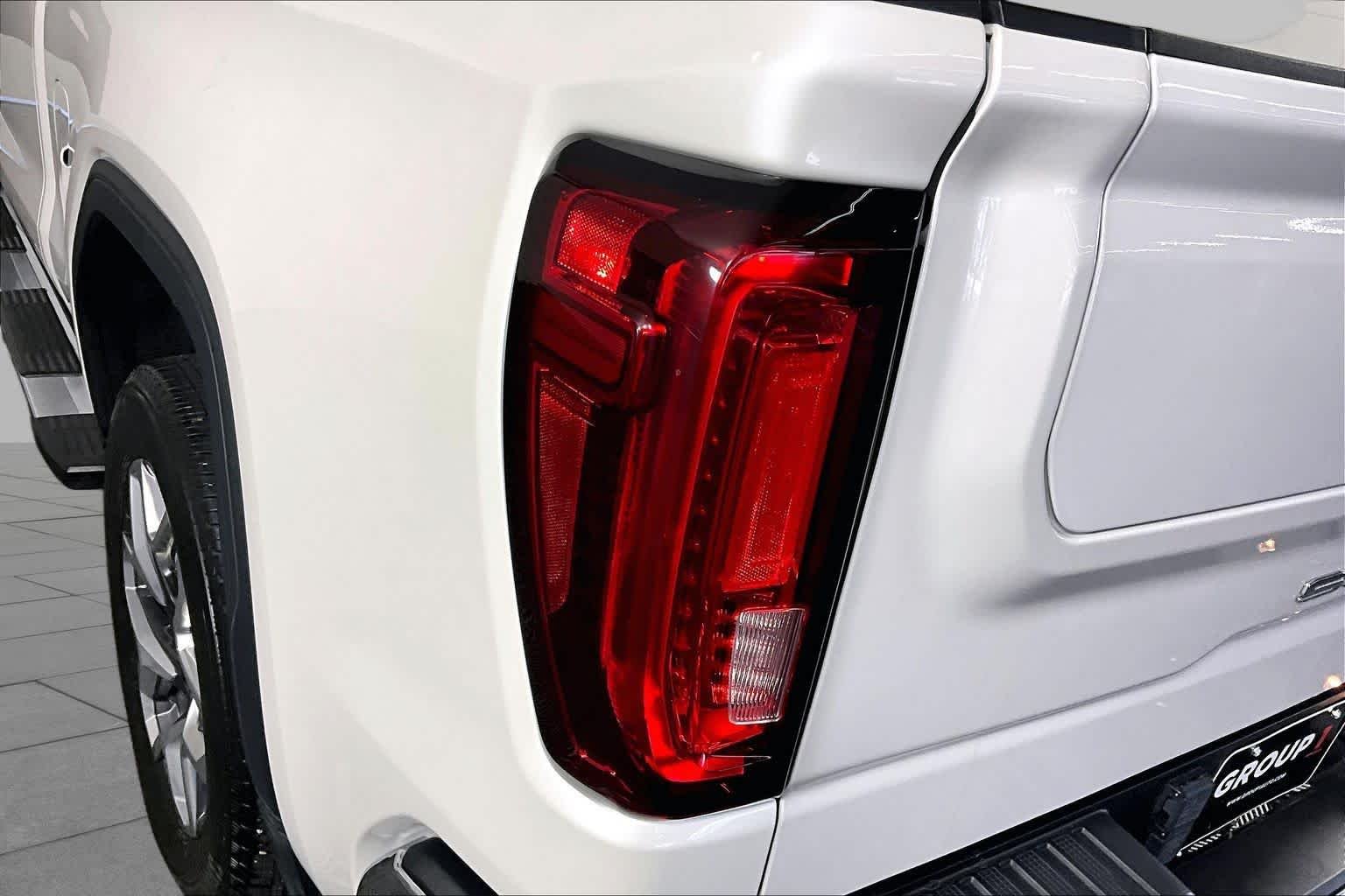Used 2024 White Frost Tricoat GMC SLT image 26