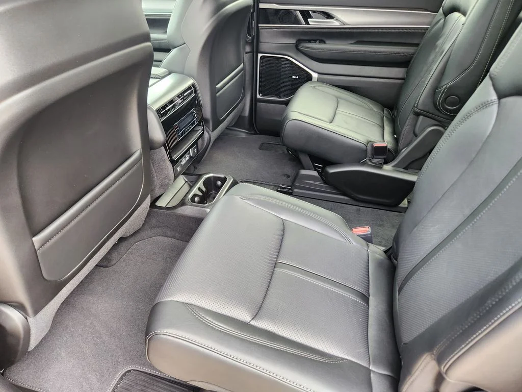 New 2026 High Gloss Black Exterior Paint Jeep Limited Reserve image 19
