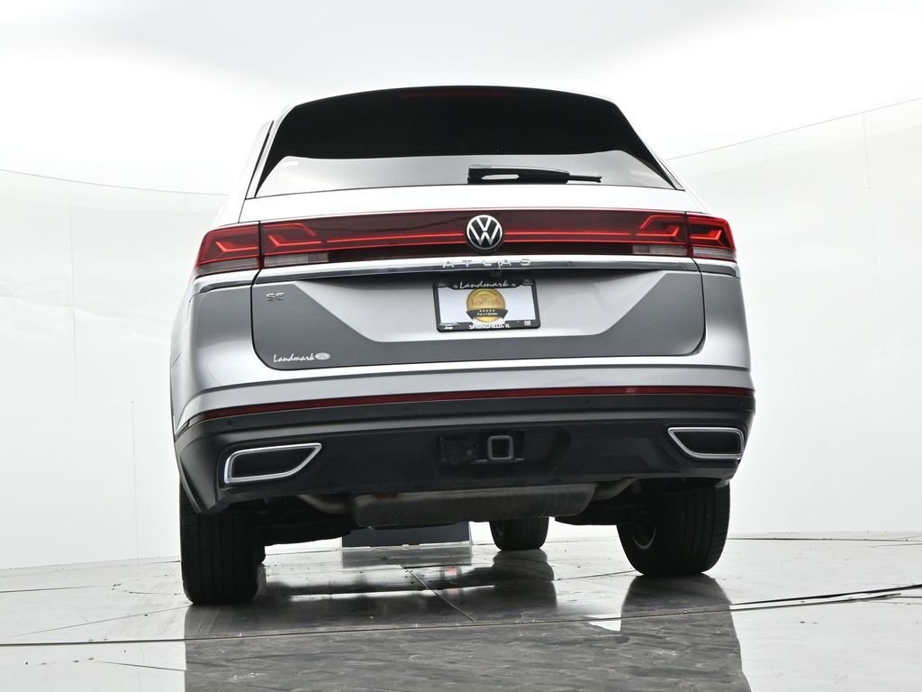 Used 2026  Volkswagen SE w/Technology image 21