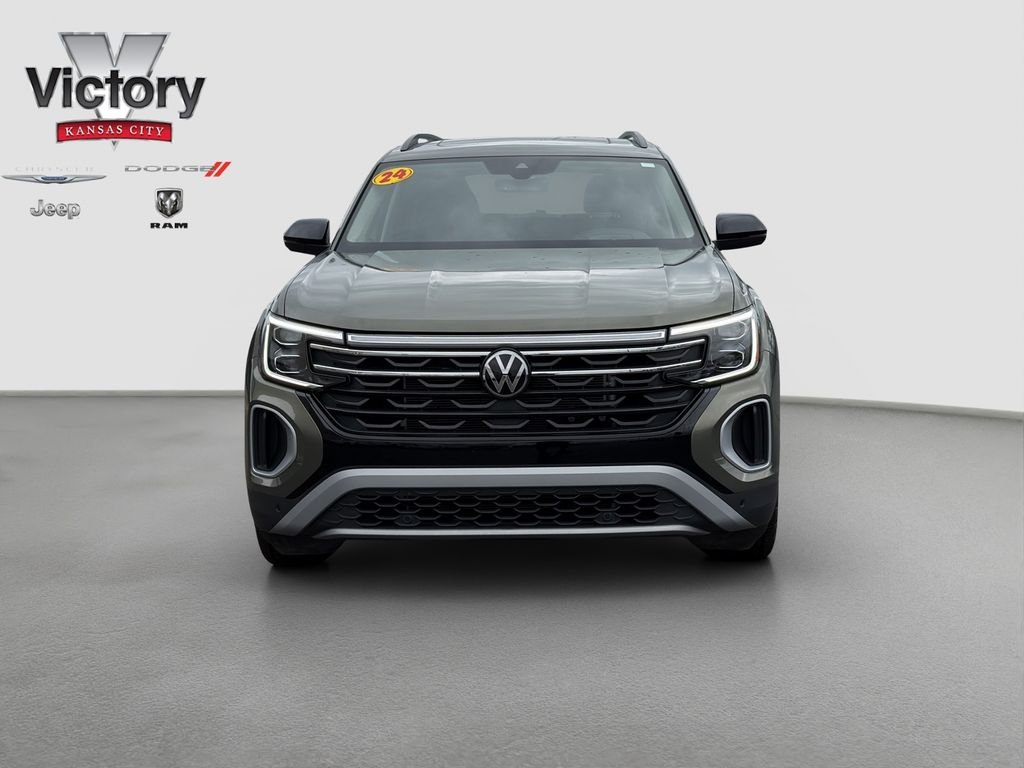 Used 2024 Volkswagen Atlas Atlas Peak Edition with VIN 1V2GR2CA3RC616886 for sale in Kansas City