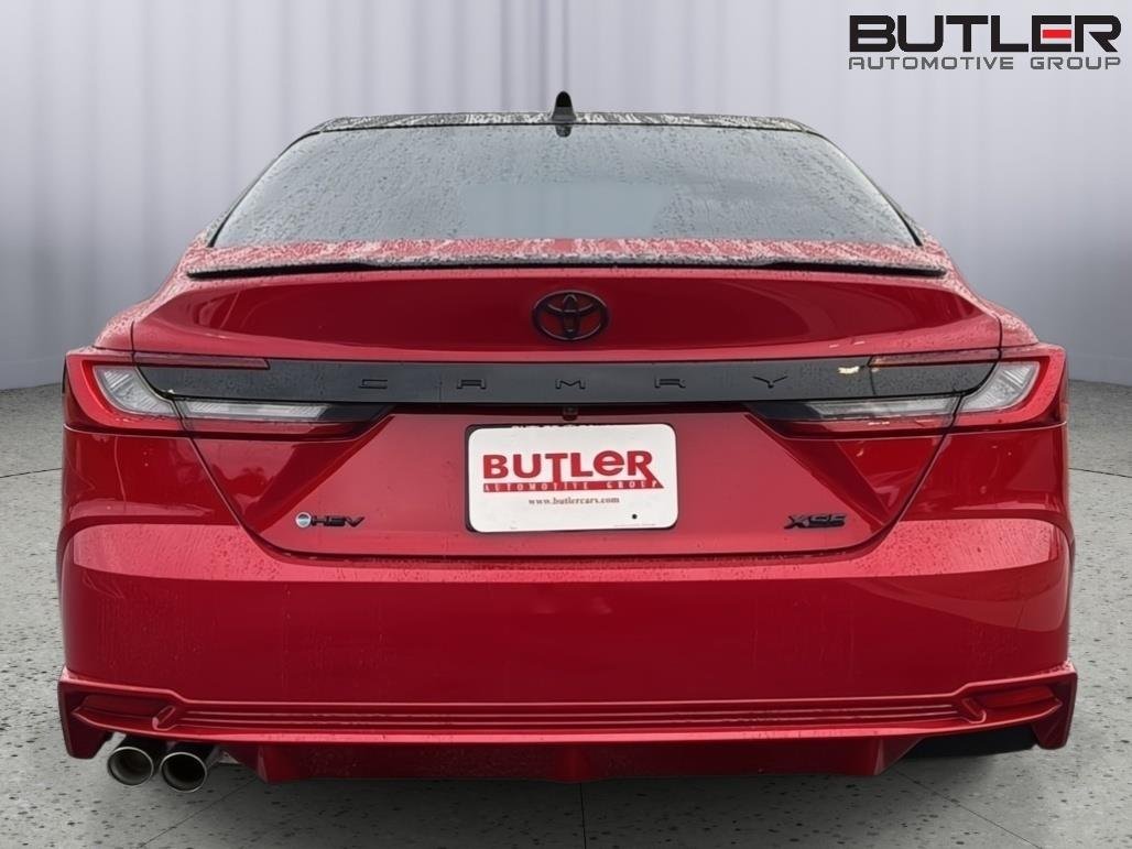 New 2026 Supersonic Red with Midnight Black Metallic roof Toyota XSE image 5