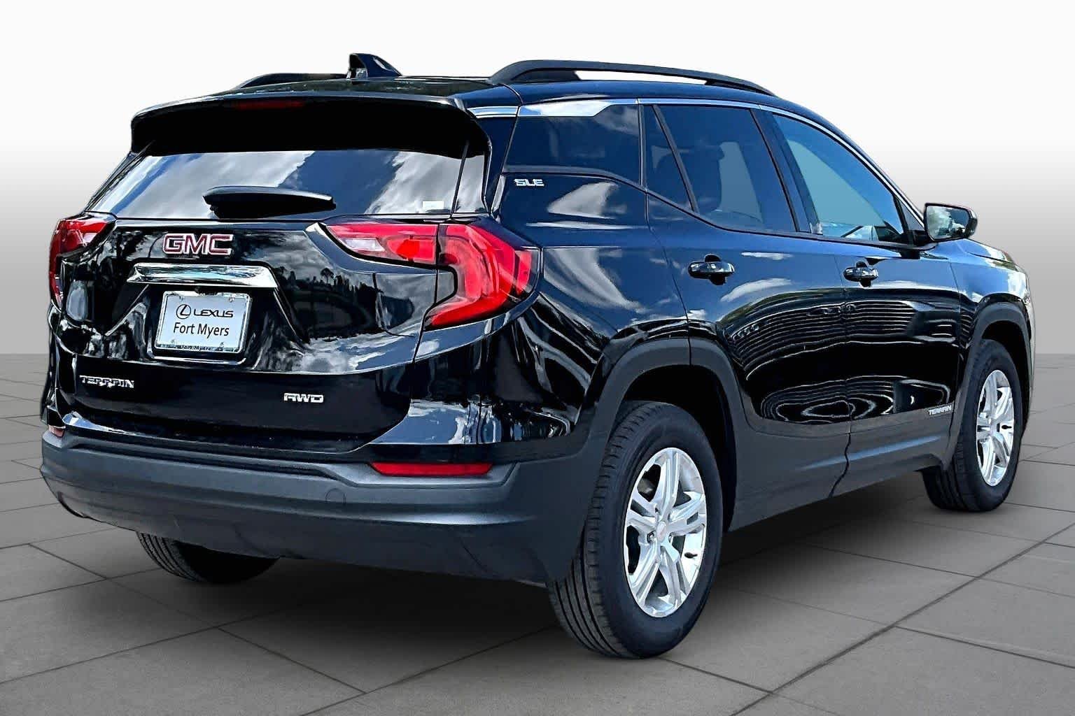 Used 2019 Ebony Twilight Metallic GMC SLE image 13