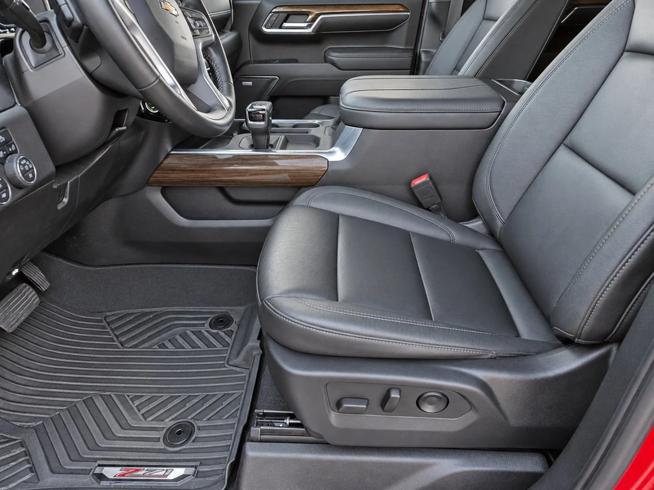 Used 2024 Radiant Red Tintcoat Chevrolet LT Trail Boss image 17