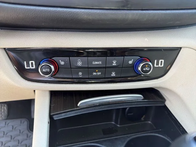 Used 2019 White Buick Essence image 21