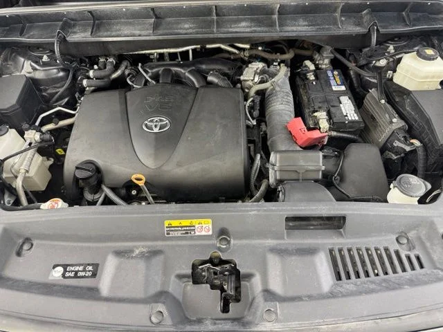 Used 2020 Gray Toyota XLE image 35