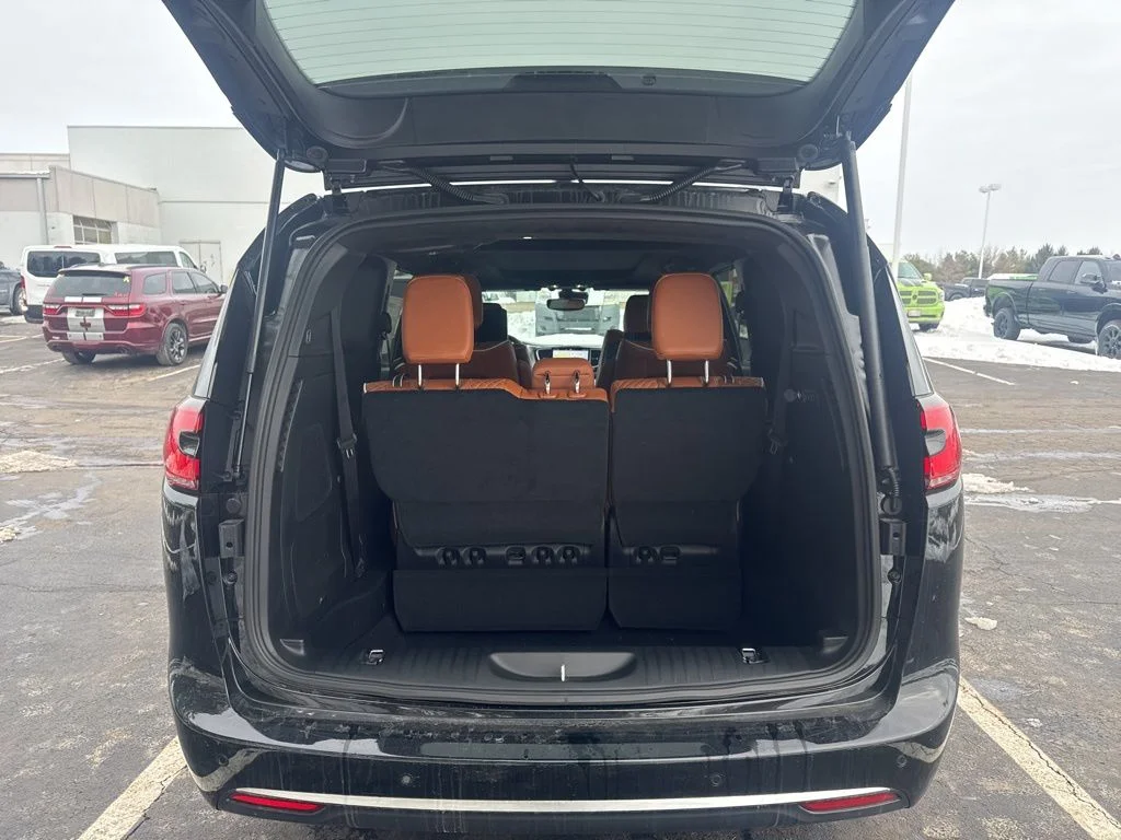 2026 Chrysler Pacifica Pinnacle - Photo 46