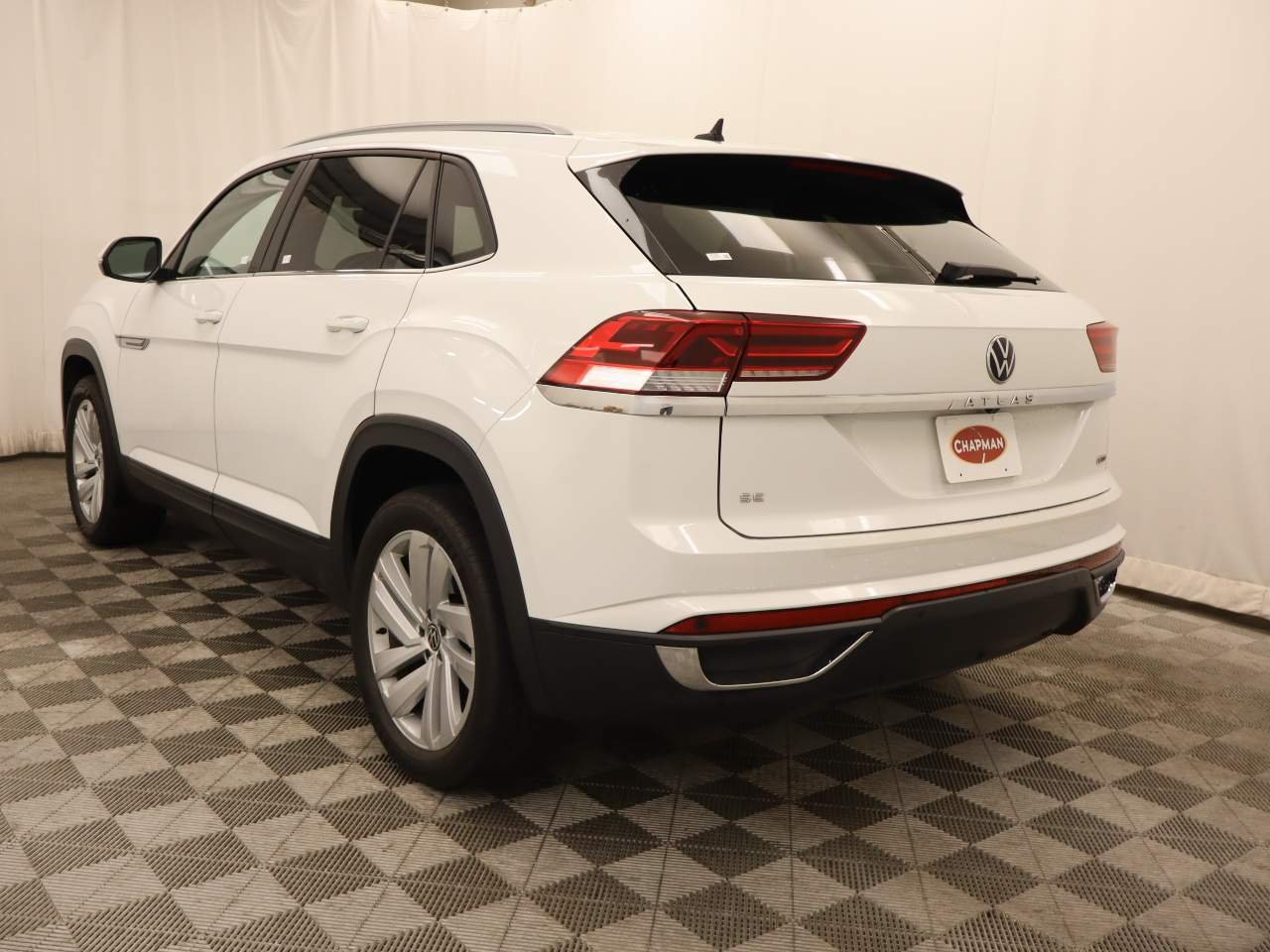 Used 2022 Pure White Volkswagen SE 4Motion image 3