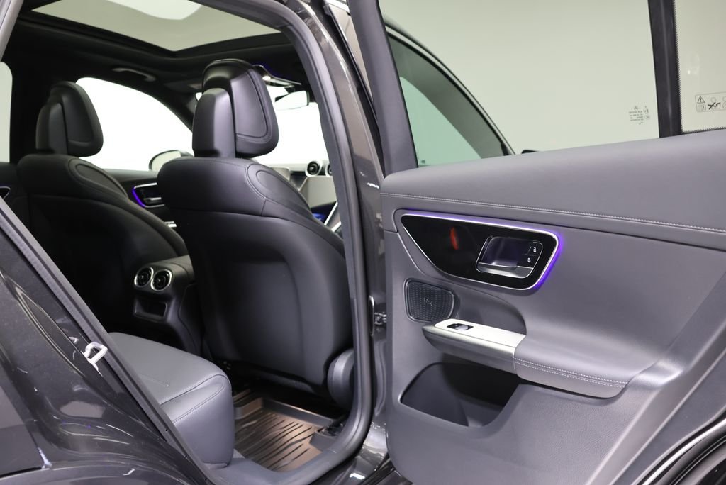 Used 2027  Mercedes-Benz GLC 300 image 51