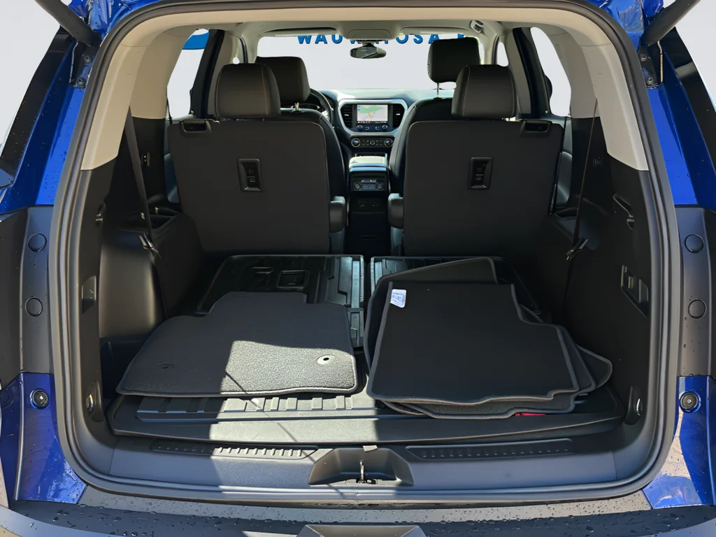 Used 2023 Blue GMC SLT image 35