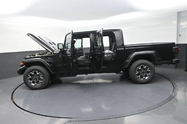 New 2026 Black Clear-Coat Exterior Paint Jeep Sahara image 31