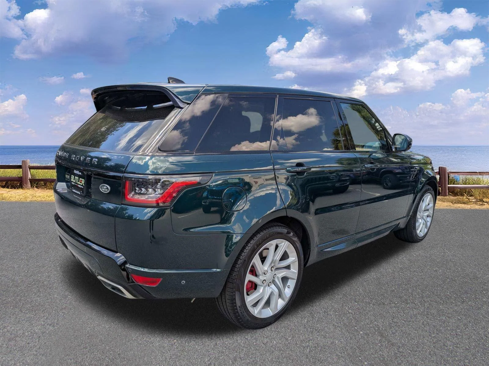 Used 2019 British Racing Green Metallic Land Rover Dynamic image 7