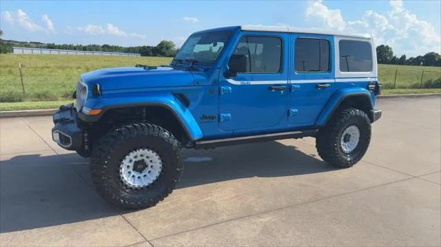 New 2026 Hydro Blue Pearl-Coat Exterior Paint Jeep Sahara image 6