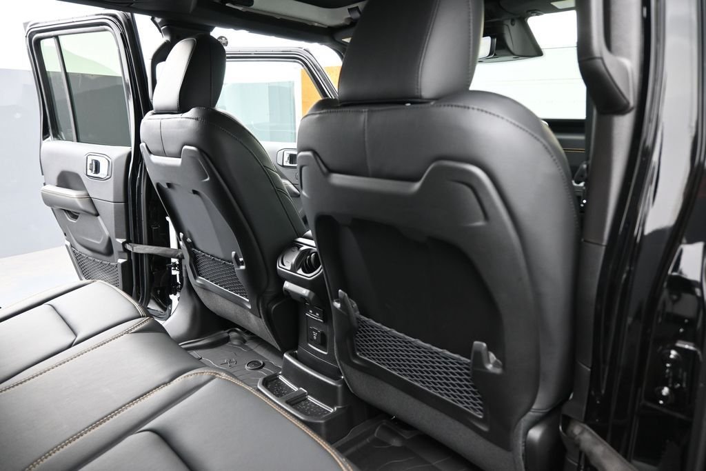 New 2026 Black Clear-Coat Exterior Paint Jeep Sahara image 24