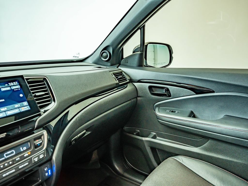 Used 2024 Platinum White Pearl Honda Black Edition image 29