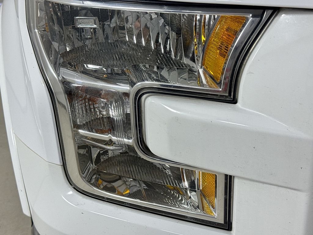Used 2017 Oxford White Ford Lariat image 41