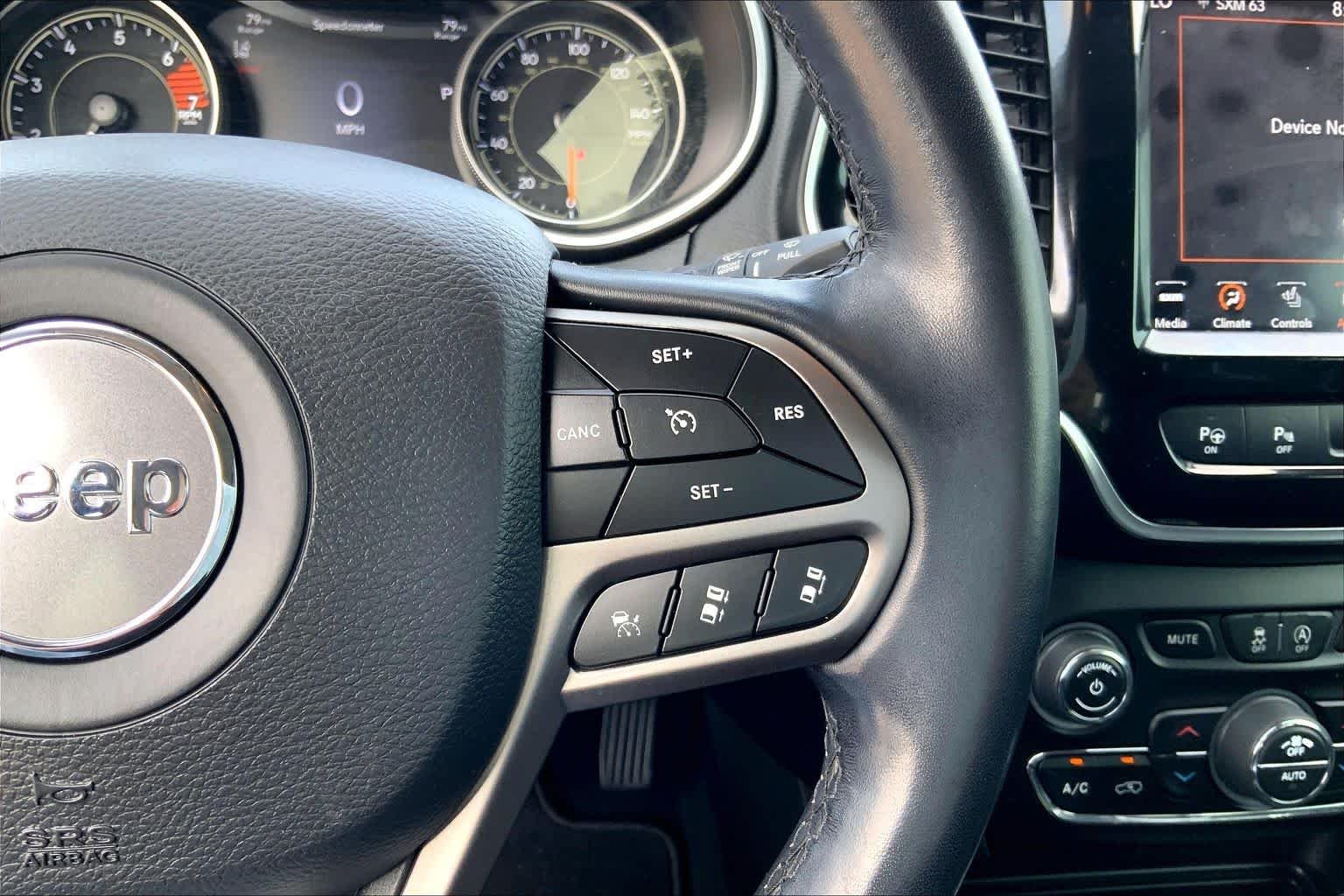 Used 2020 Diamond Black Crystal Pearlcoat Jeep Limited image 21