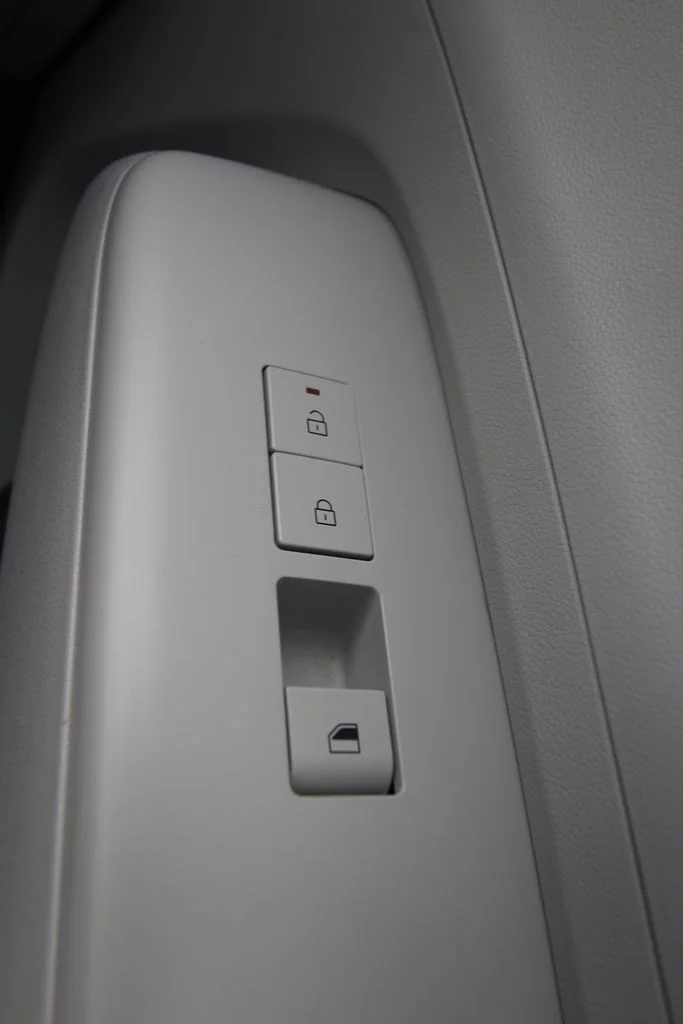 Used 2025 Black Hyundai SEL image 22