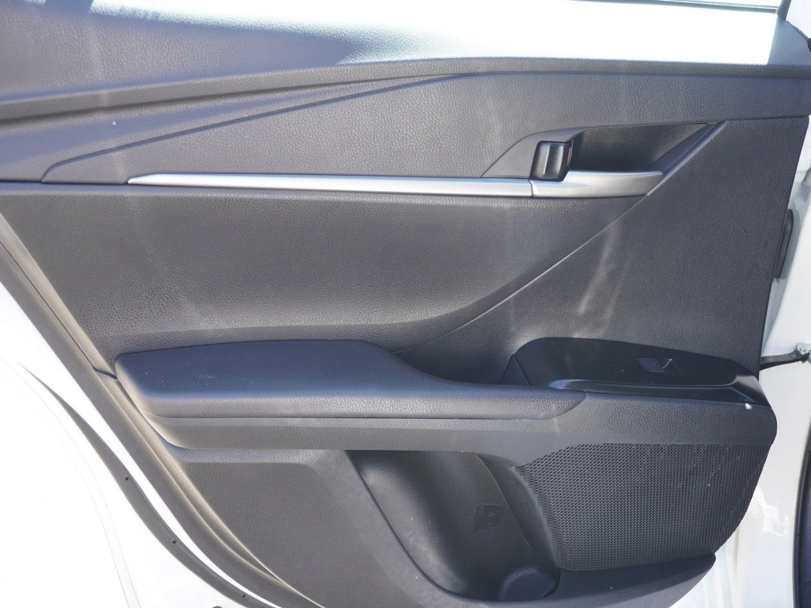 Used 2025 Ice Cap Toyota SE image 12