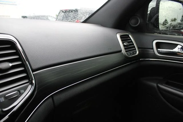 Used 2021 White Jeep Limited image 21