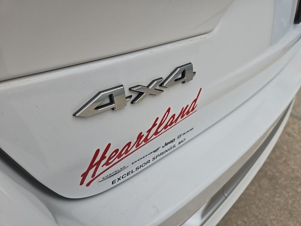 Used 2022 White Jeep Summit Reserve image 21