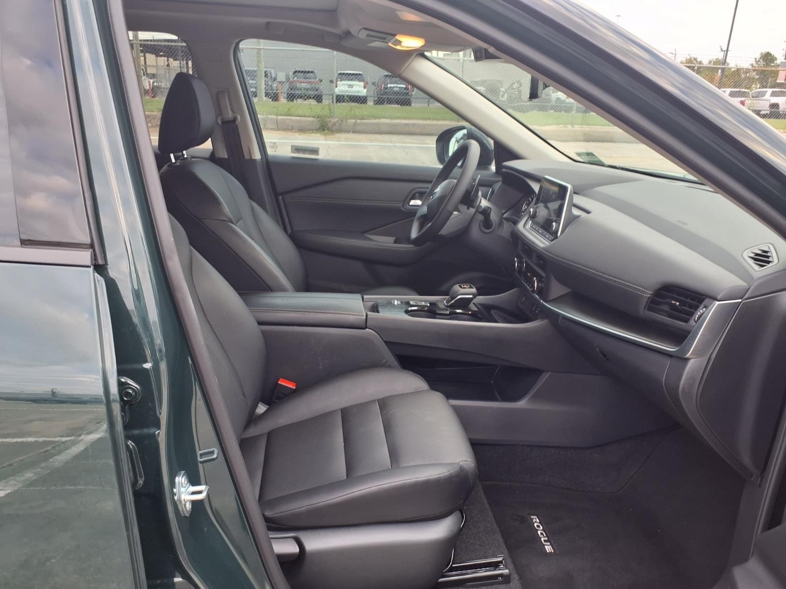 2026 Nissan Rogue photo 13 of 28
