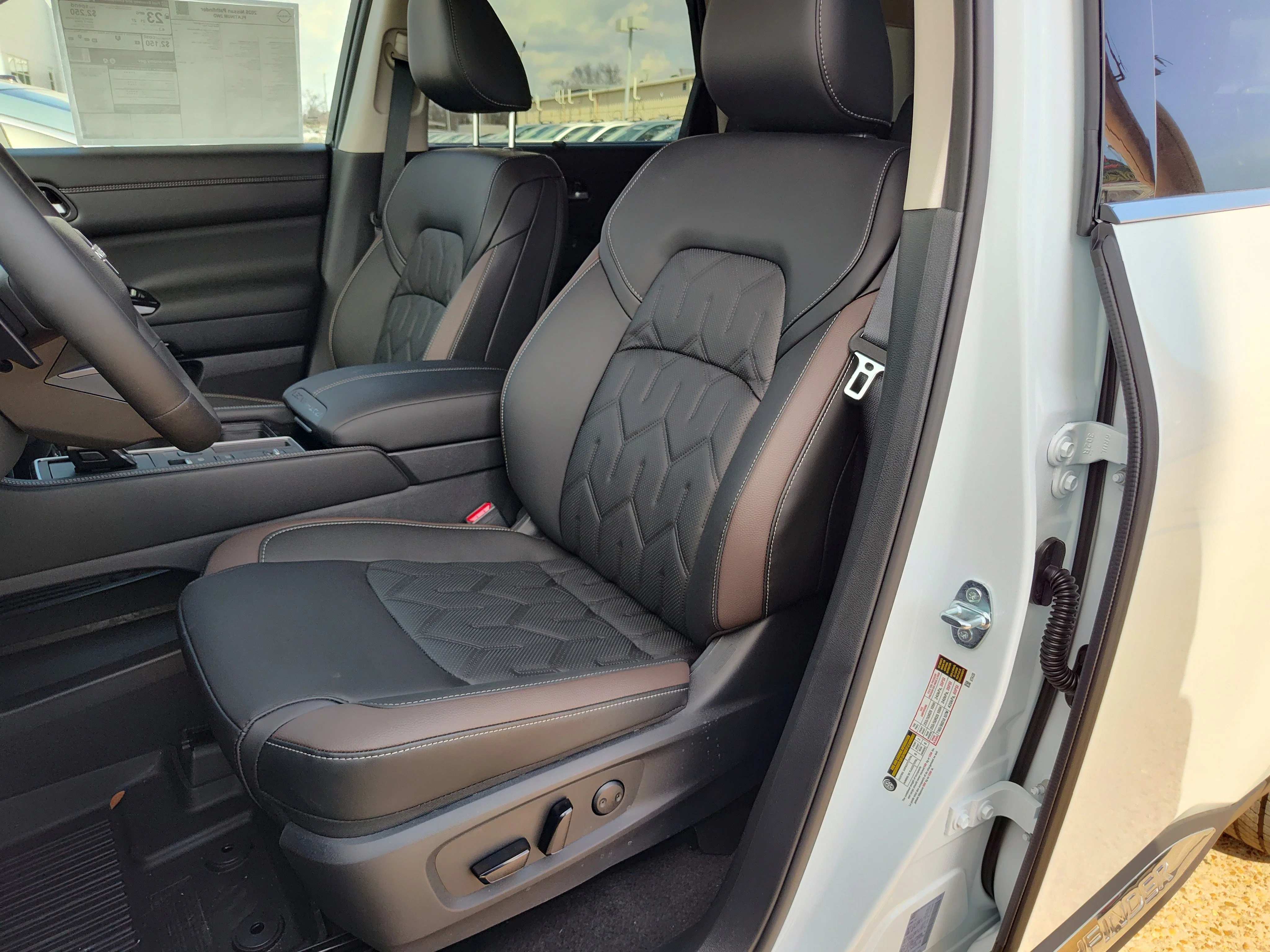New 2026 Everest White Pearl TriCoat Nissan Platinum image 7