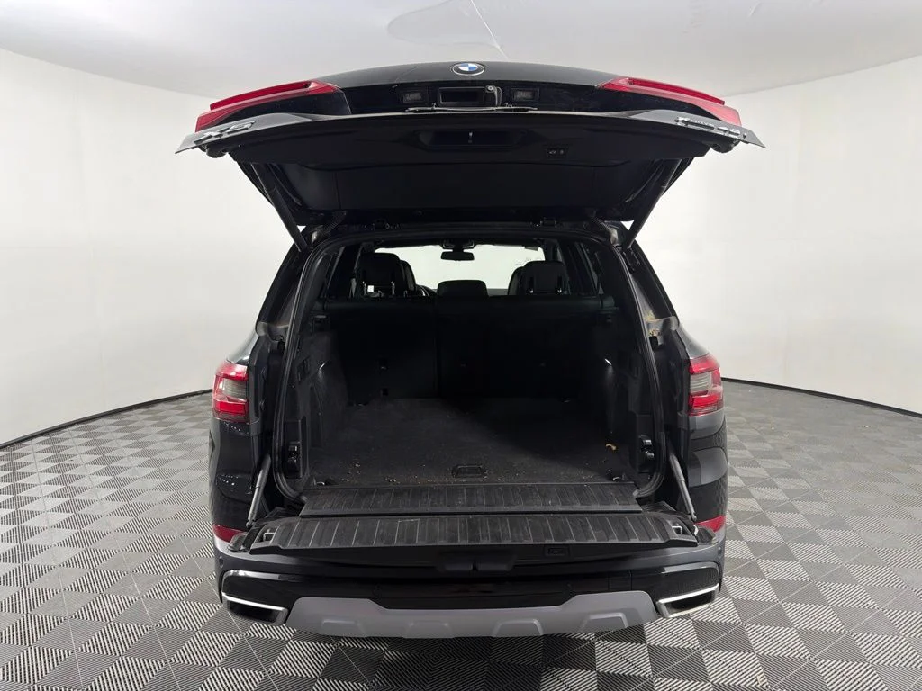Used 2019 Black Sapphire Metallic BMW xDrive40i image 13