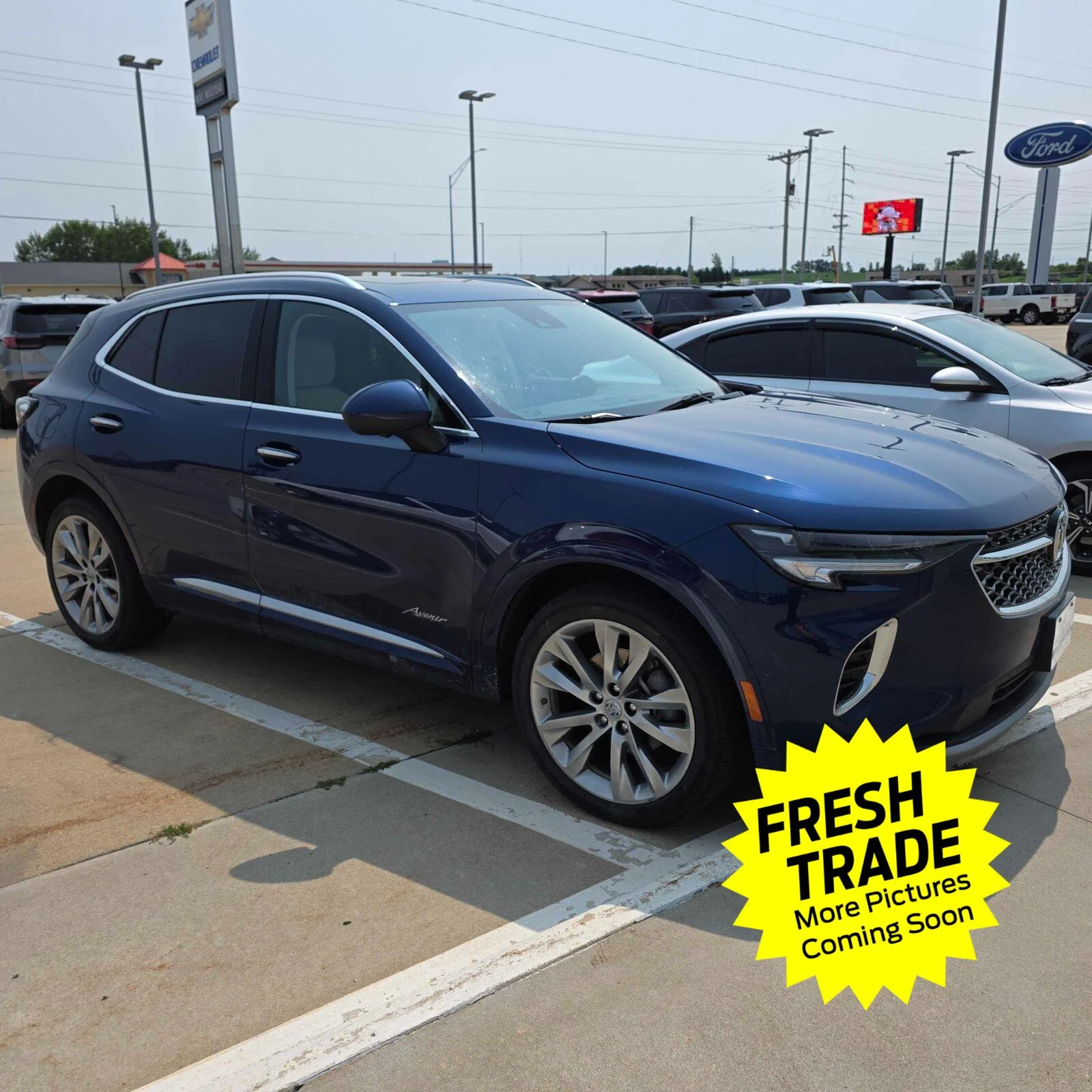 Used 2023 Sapphire Metallic Buick Avenir image 9