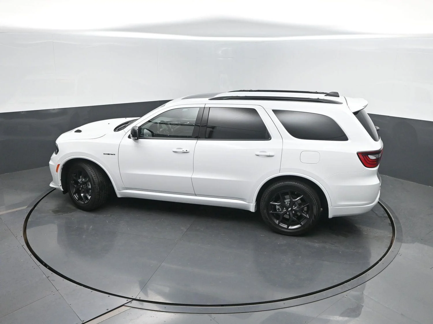 New 2026 White Knuckle Clear-Coat Exterior Paint Dodge GT Plus HEMI V8 image 40