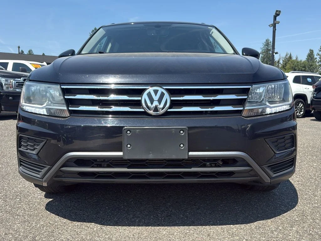 Used 2019 Deep Black Pearl Volkswagen SE image 30