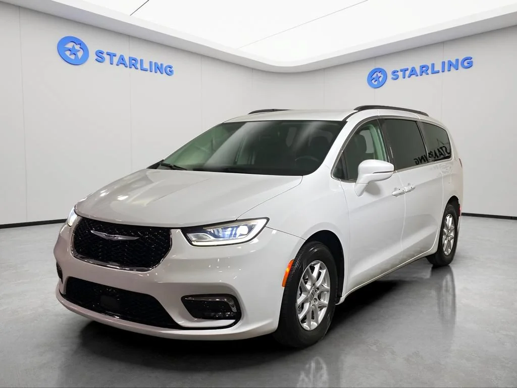 Used 2022 White Chrysler Touring L image 16