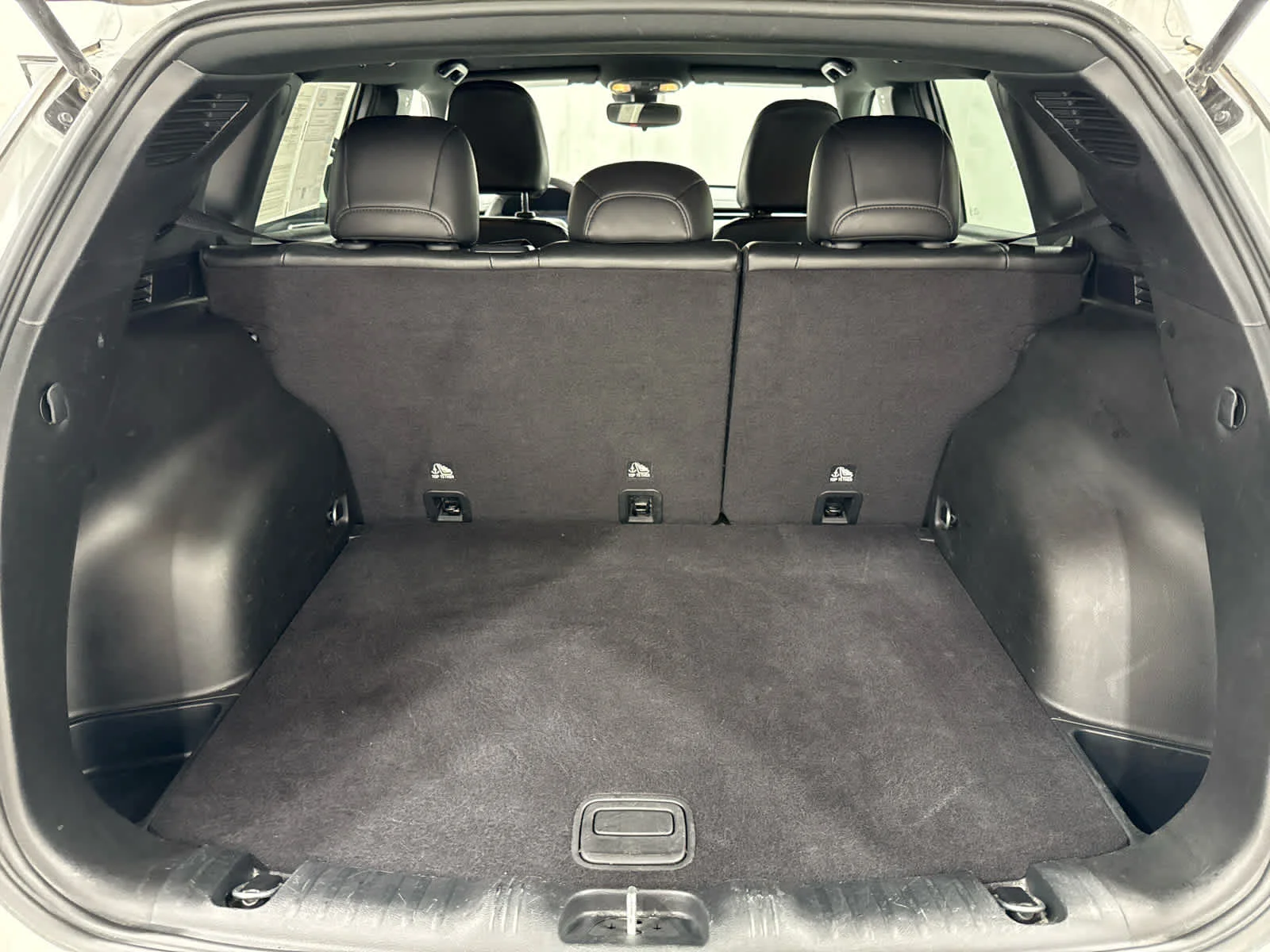 Used 2024 Sil/silver Jeep Latitude image 14