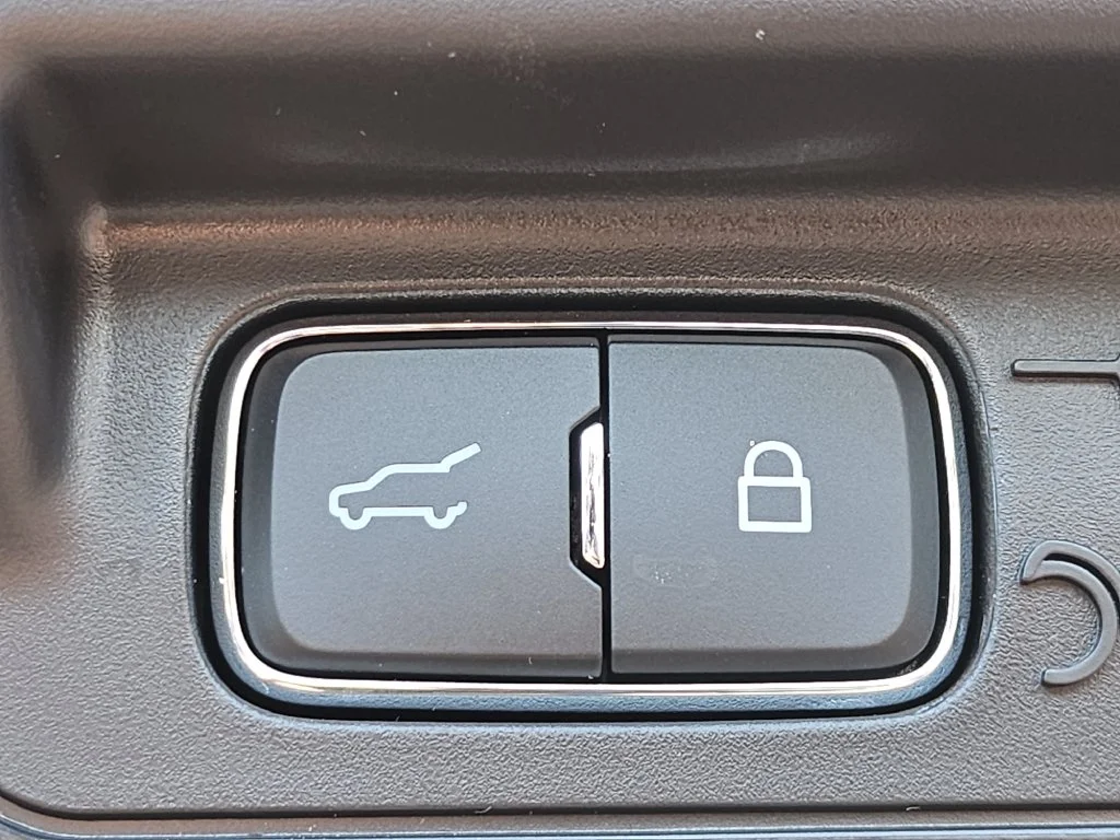 New 2027 Vapor Blue Metallic Ford Active image 15