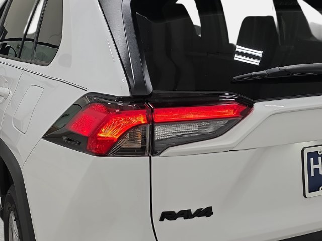 Certified Used 2025 White Toyota XLE image 31