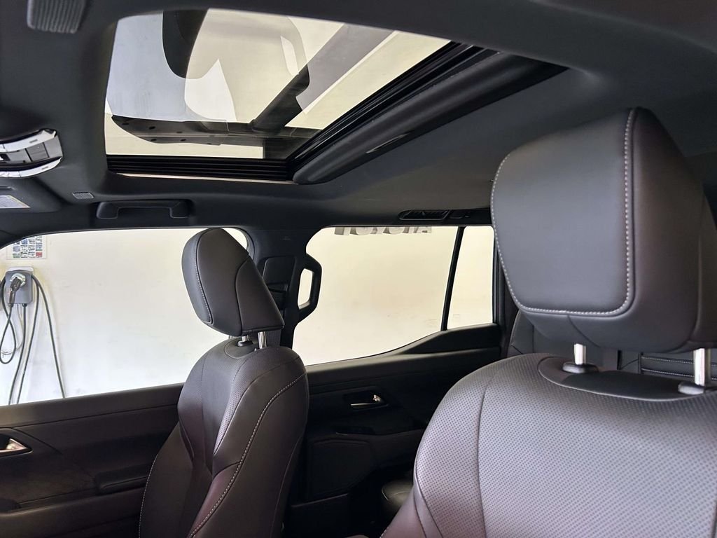 Used 2025 Green Lexus 550 Premium+ image 15