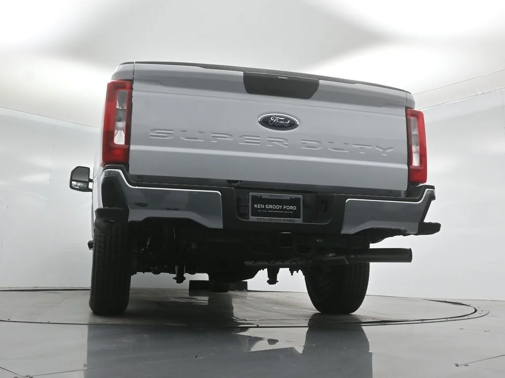 New 2026 Oxford White Ford XL image 42