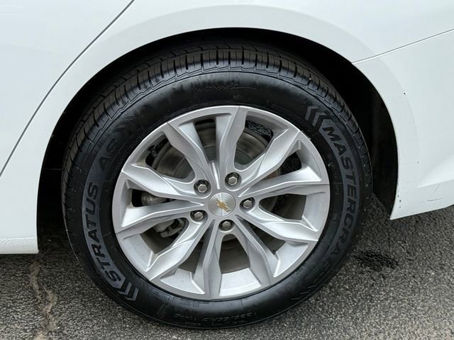 Used 2024 Summit White Chevrolet 1LT image 32