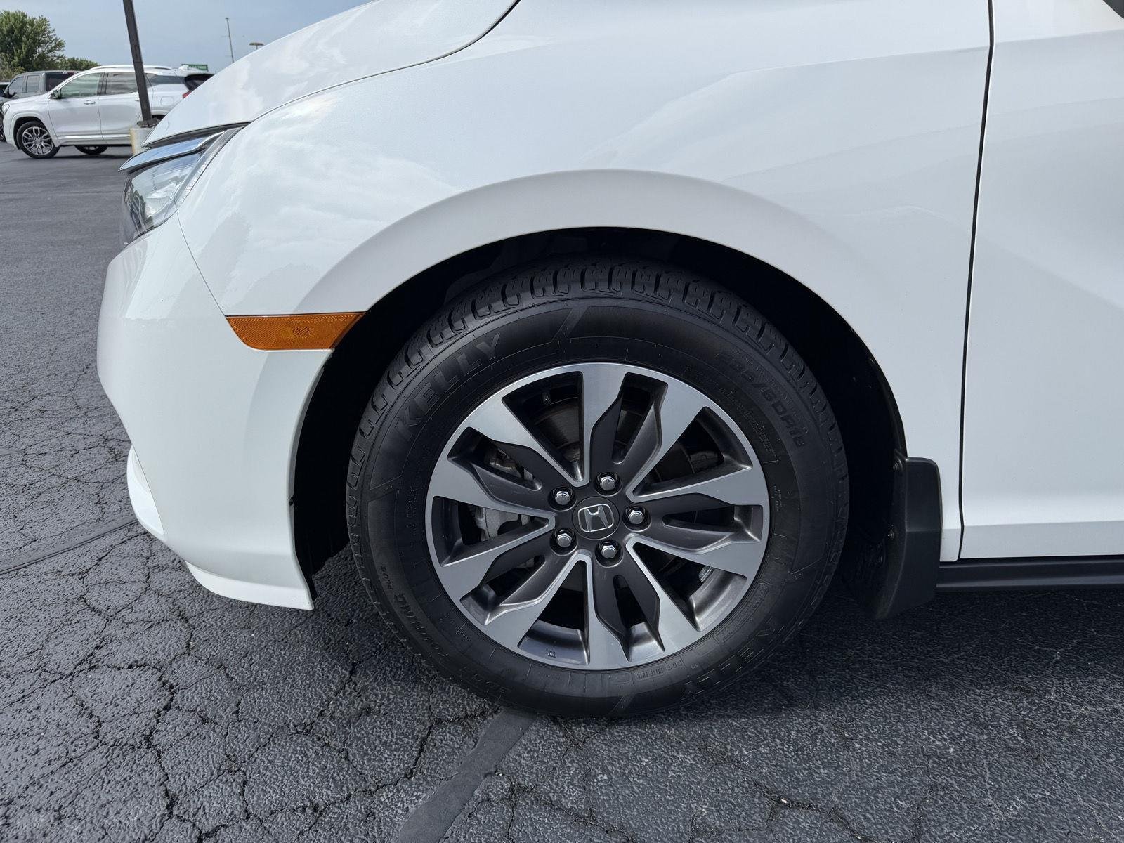 Used 2024 Platinum White Pearl Honda EX-L image 34