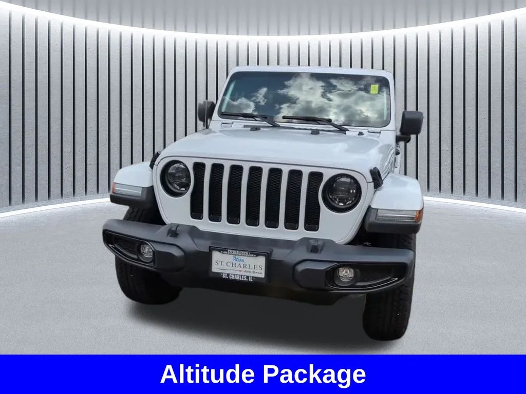 Used 2023 White Jeep Altitude image 14
