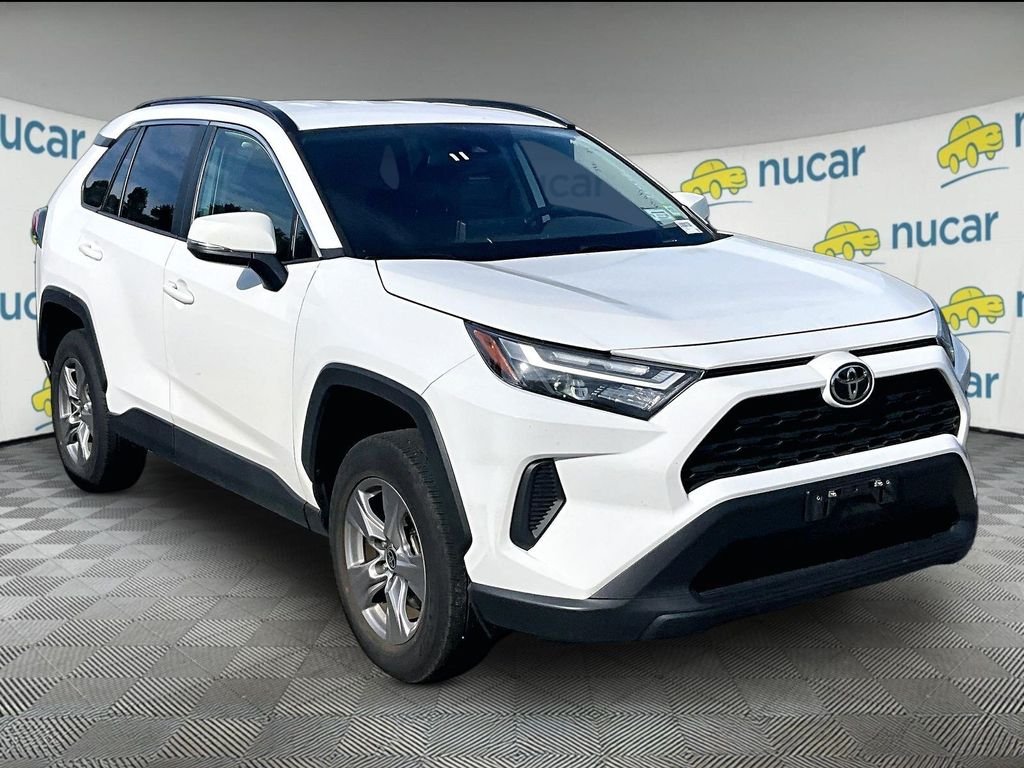 Used 2025 White Toyota XLE image 1