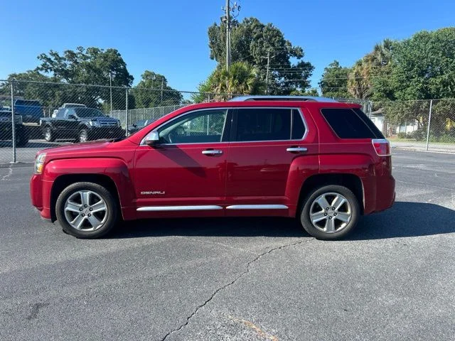 Used 2015  GMC Denali image 2
