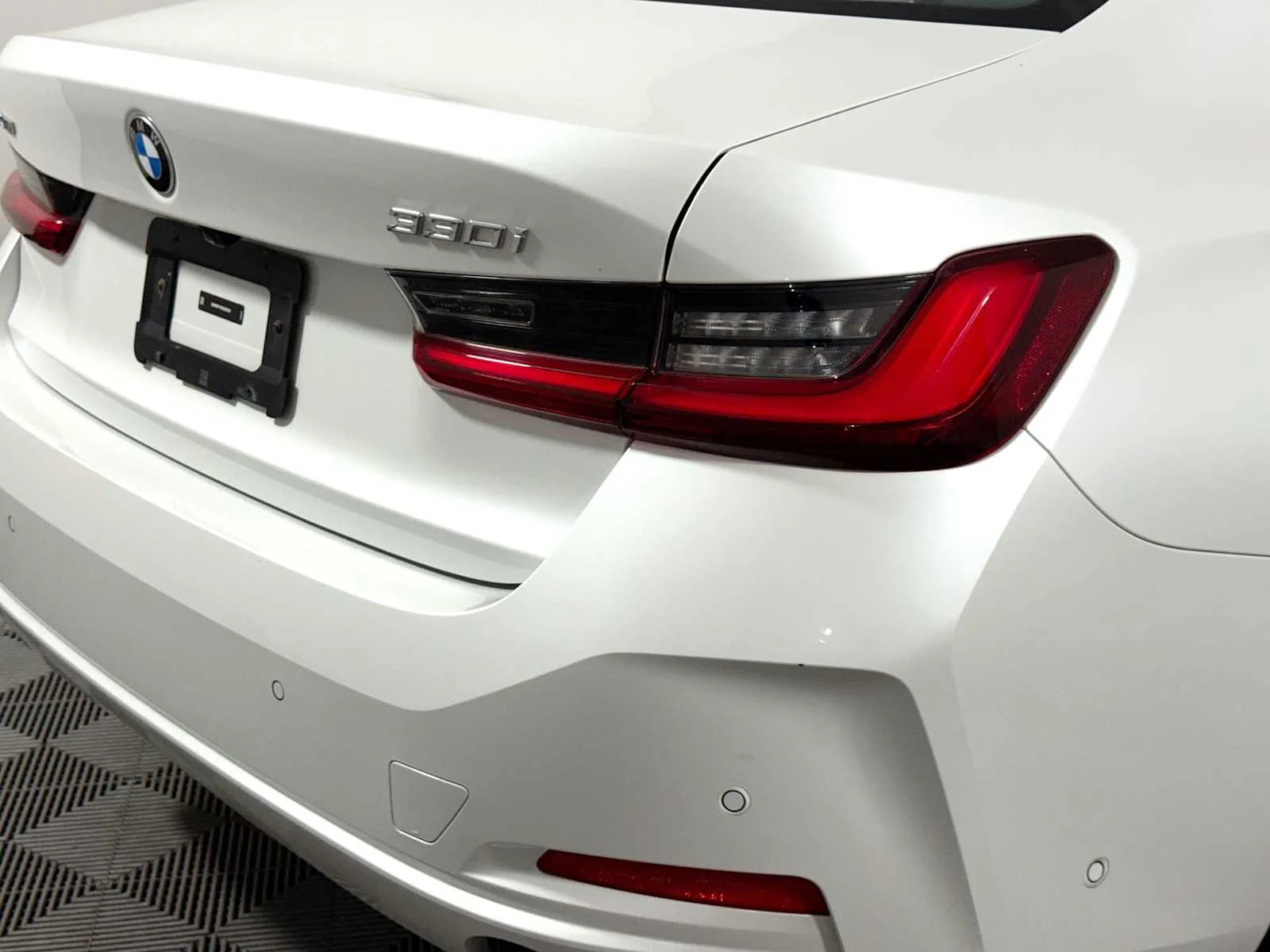 2024 BMW 3 Series 330i - Photo 28
