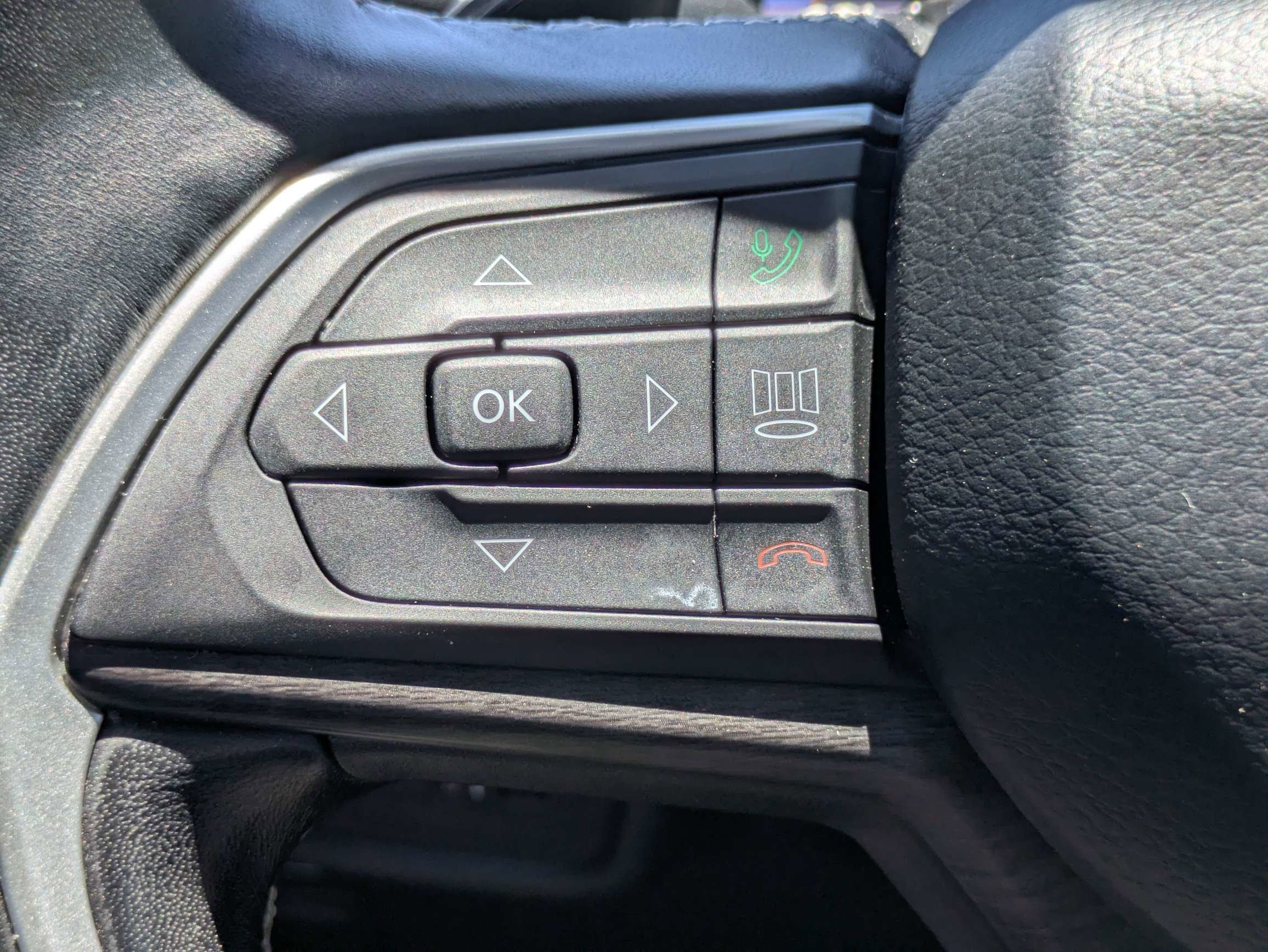 Used 2021 Baltic Gray Metallic Clearcoat Jeep Limited image 29