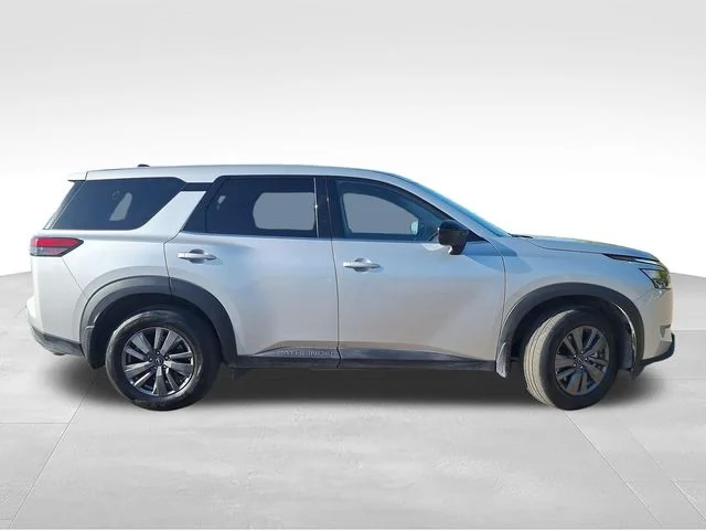 Used 2025 Silver Nissan S image 9