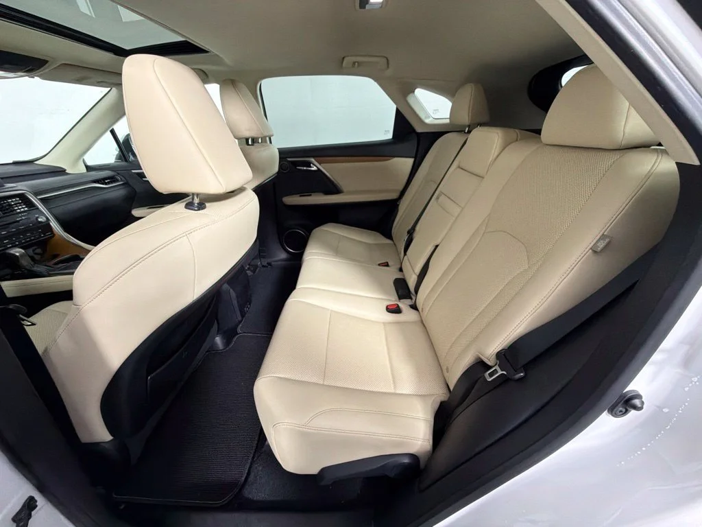 Used 2021 White Lexus 350 image 17