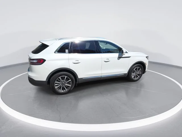 Used 2023 White Lincoln Standard image 8