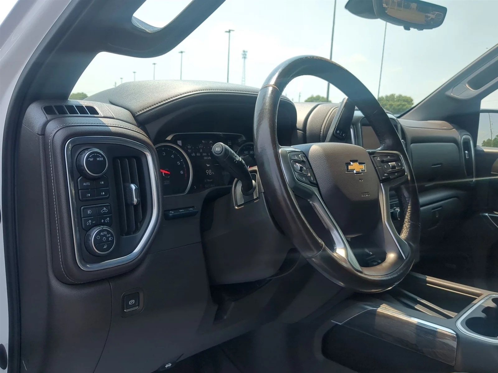 Used 2022 Iridescent Pearl Tricoat Chevrolet LTZ image 10