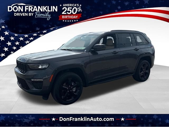 Used 2025 Gray Jeep Limited image 1